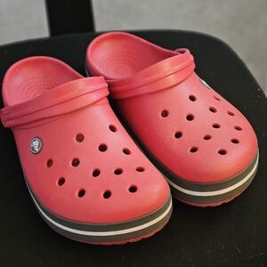 CROCS womens Size 10/ Mens Size 8